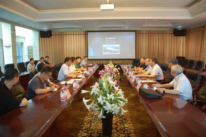 中原油田分公司裝備處領導來公司考察修井機自動化作業技術