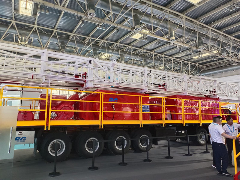 雙動力車裝鑽修機