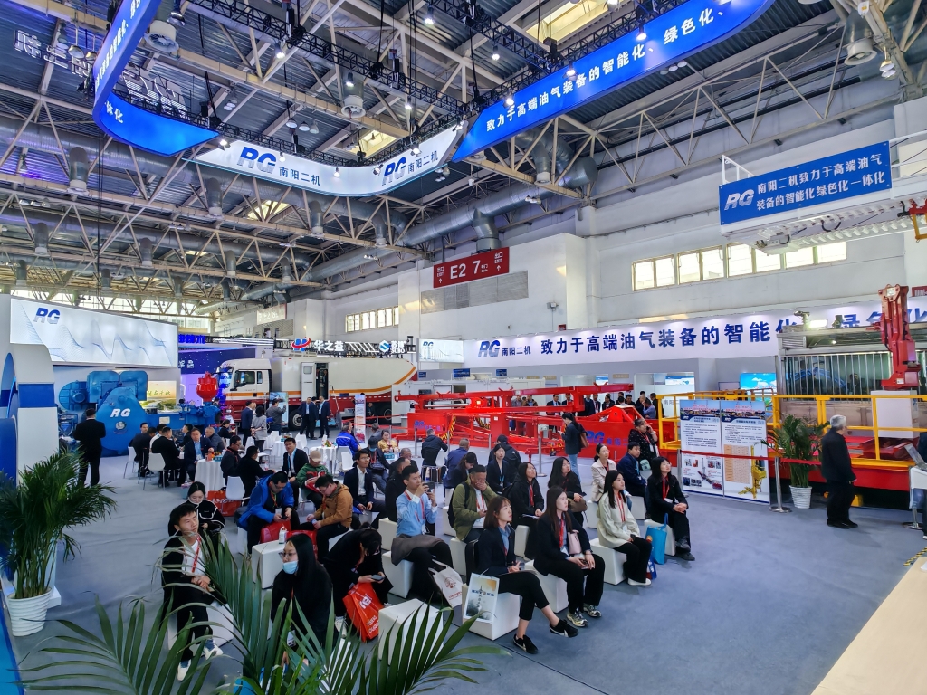 南陽二機多款智能化裝備新產品盛裝亮相北京國際石油石化裝備展